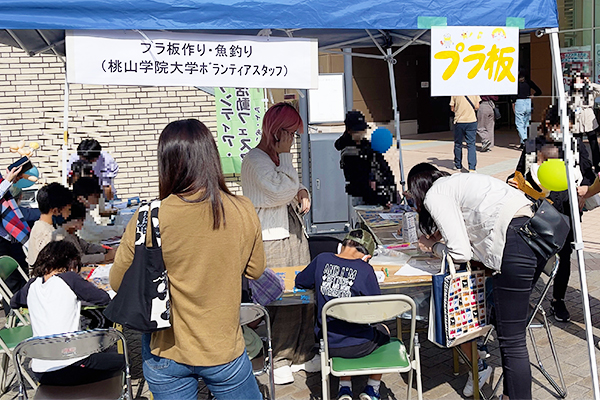 「和泉ボランティア・市民活動フェスタ」に本学学生が参加しました