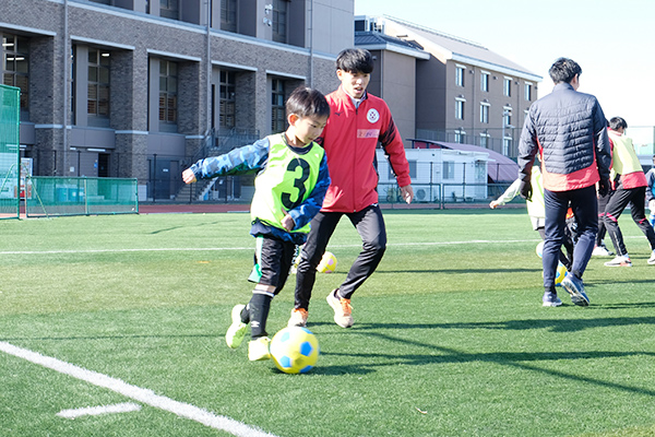 「桃大でサッカースクール（モモスク）」を開催しました！