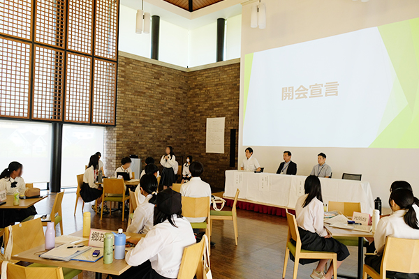 和泉市中学校生徒会サミットが開催されました