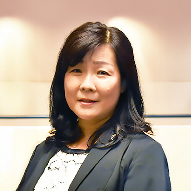 網代 典子