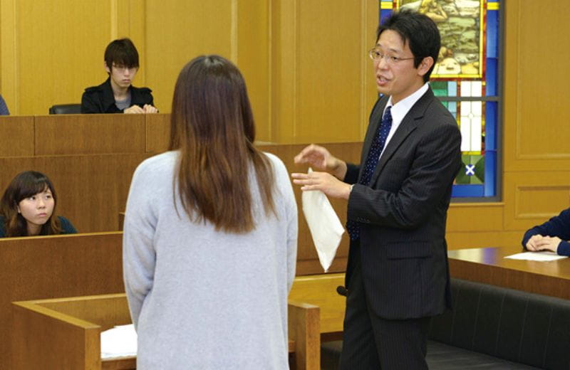 刑法の討議を通じて、高度な知的体験を。