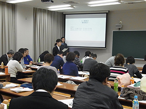 選択必修領域「教育相談」　川口 厚先生（参加学生による発表の様子）