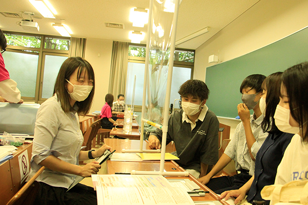 学部説明の様子(和泉キャンパス) 